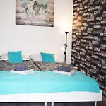 Lägenhet Jonashouse - Great Location Near Center- Personal Or Self Check-in *