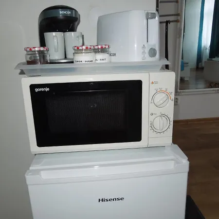 Jonas - Great Location Near Center Apartment