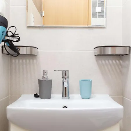 Apartment Jonas - Great Location Near Center