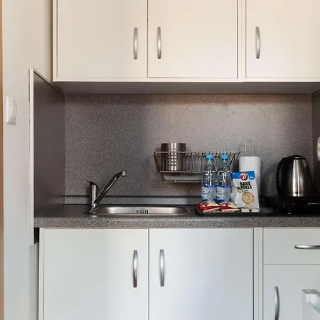Jonas - Great Location Near Center Apartment *