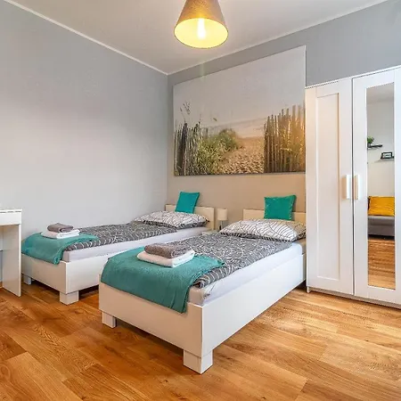 Jonas - Great Location Near Center Apartment *