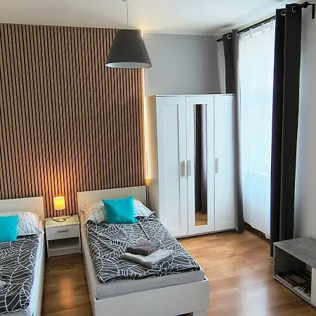 Jonashouse - Great Location Near Center- Personal Or Self Check-in