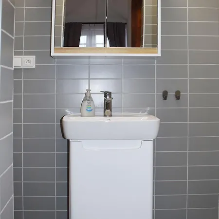 Апартаменти Jonashouse - Great Location Near Center- Personal Or Self Check-in Братислава