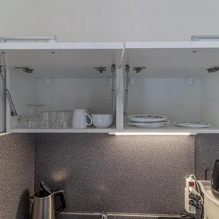 Jonashouse - Great Location Near Center- Personal Or Self Check-in *