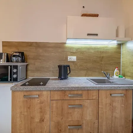 Lägenhet Jonashouse - Great Location Near Center- Personal Or Self Check-in